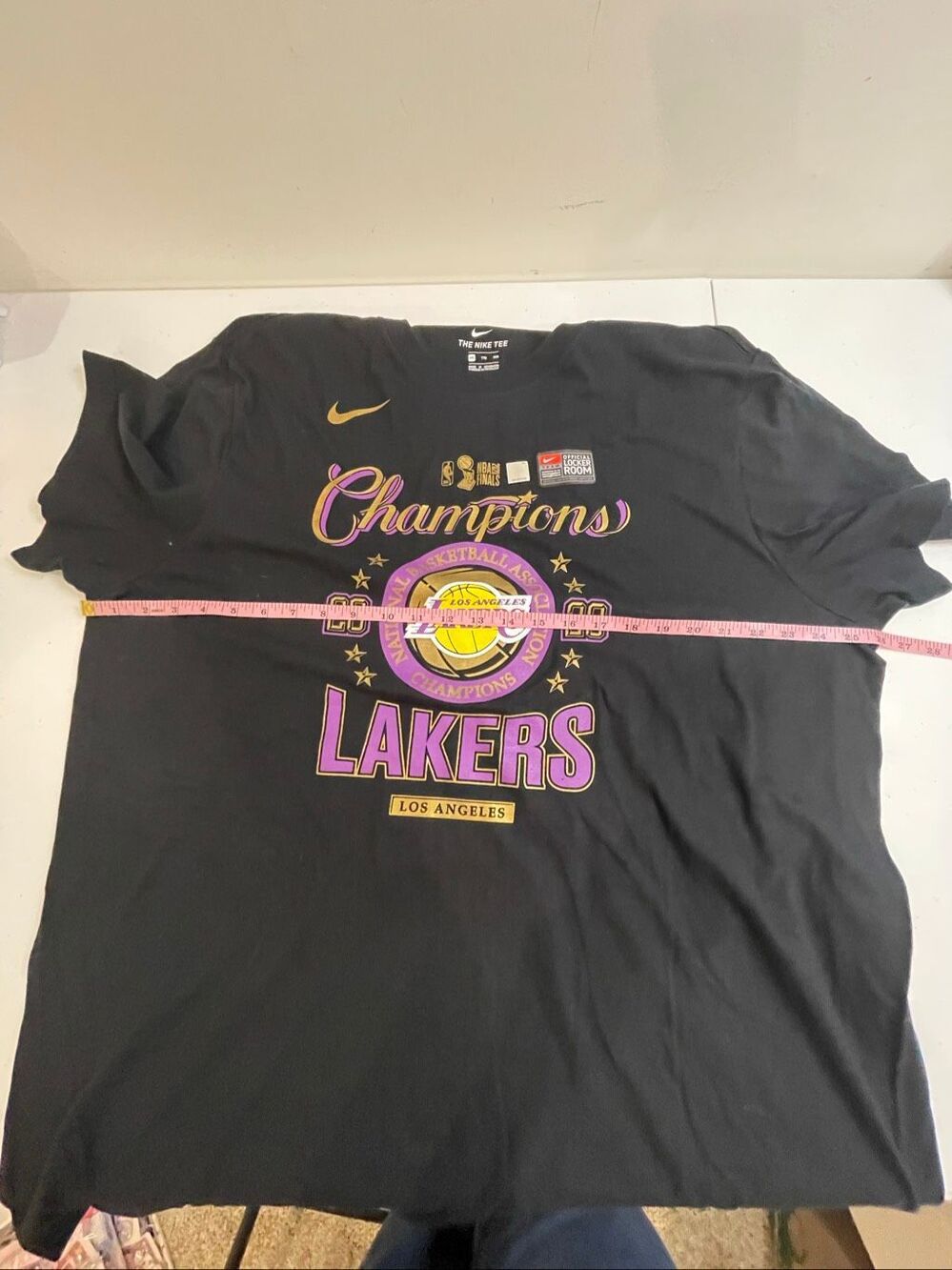 Nike Lakers 2020 NBA Champions The Nike Tee XXL 2XL Black Gold Purple Locker Roo - Picture 3 of 7